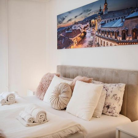 Heart Of Pecs Apartman Free Parking Eksteriør billede