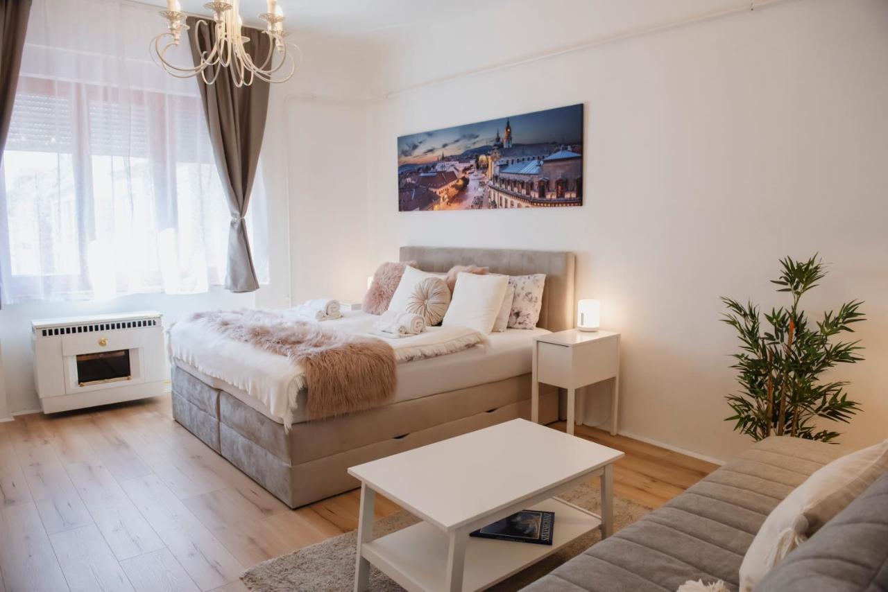 Heart Of Pecs Apartman Free Parking Eksteriør billede